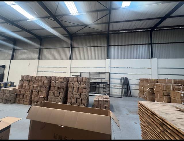 1,000M² WAREHOUSE TO LET IN PRETORIA WEST